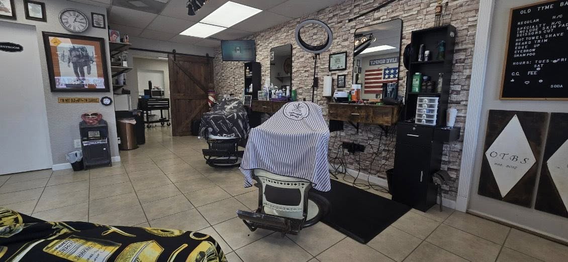Inside Old Tyme Barber Shoppe